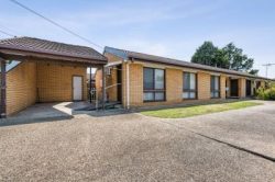 Unit 1/396E Ross Cct, Lavington NSW 2641, Australia