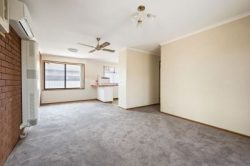 Unit 1/396E Ross Cct, Lavington NSW 2641, Australia