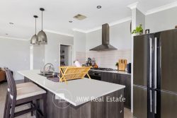 12 Gigondas St, Yalyalup WA 6280, Australia