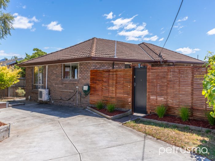 Unit 1/12 Baynton St, Kingston TAS 7050, Australia