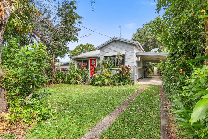 3 Behan St, Manunda QLD 4870, Australia