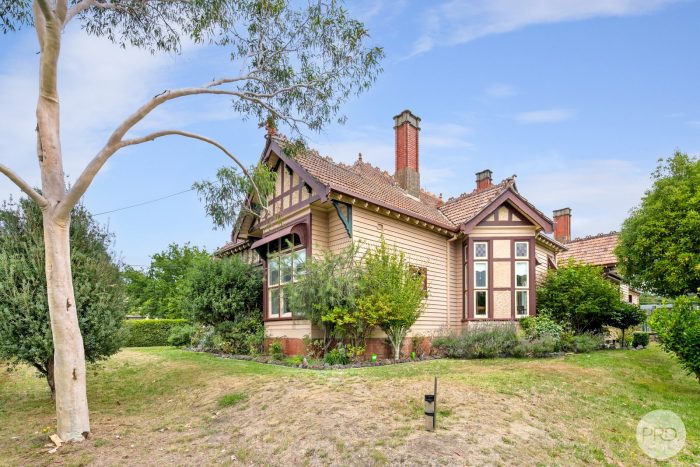 69 Cambridge St, Creswick VIC 3363, Australia