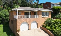 17 Gem Cres, Narooma NSW 2546, Australia