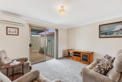 Unit 4/389 Greenwattle St, Wilsonton QLD 4350, Australia