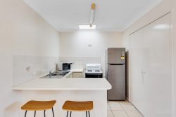 Unit 4/389 Greenwattle St, Wilsonton QLD 4350, Australia