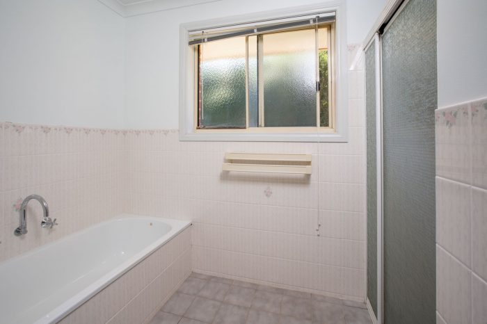 Unit 2/567 Seymour St, Lavington NSW 2641, Australia