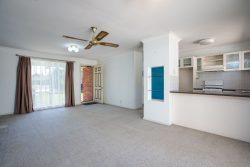 Unit 2/567 Seymour St, Lavington NSW 2641, Australia