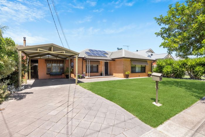 37 St Andrews Cres, Novar Gardens SA 5040, Australia