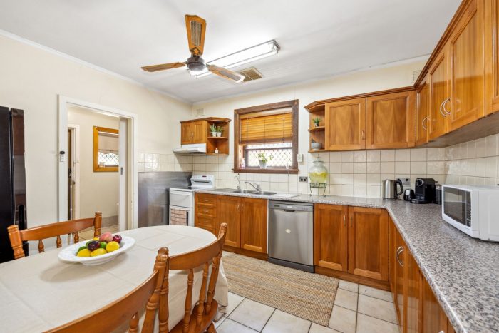 37 St Andrews Cres, Novar Gardens SA 5040, Australia