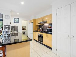 48 Binalong St, Dalmeny NSW 2546, Australia