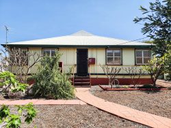 46 Cleaver St, South Carnarvon WA 6701, Australia