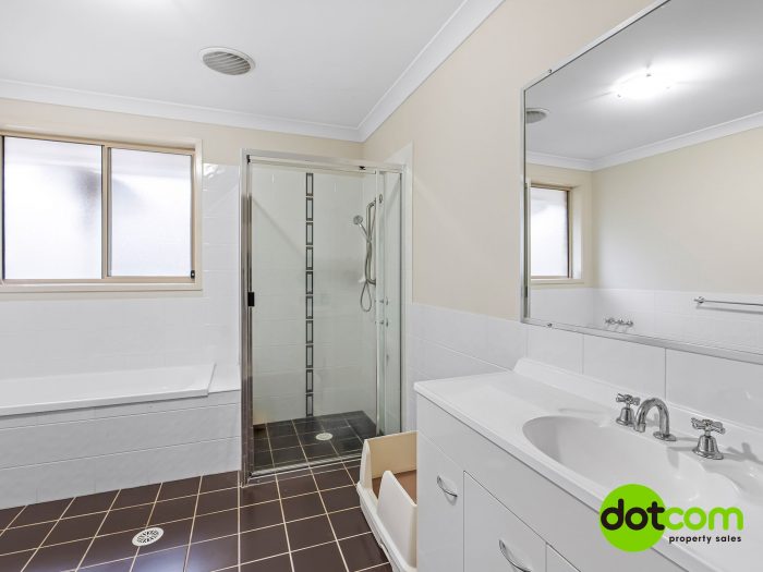 71 Georgia Dr, Hamlyn Terrace NSW 2259, Australia