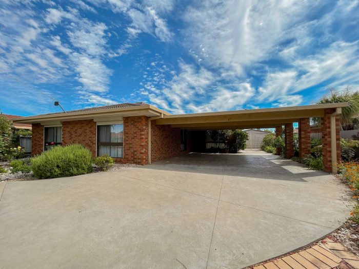 47 Parkview Dr, Swan Hill VIC 3585, Australia