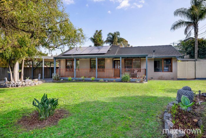 24 Balcombe Ave, Mooroolbark VIC 3138, Australia