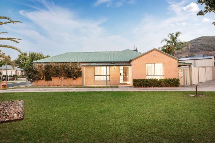 2 Hemlock Ct, Baranduda VIC 3691, Australia