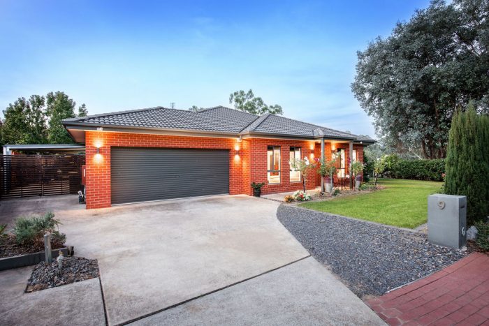 9 Oatlands Fairway, West Wodonga VIC 3690, Australia