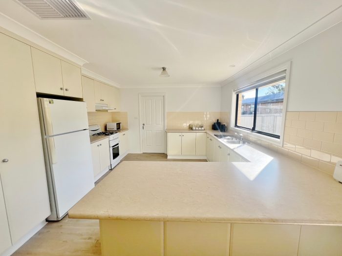 Unit 1/131 William St, Young NSW 2594, Australia