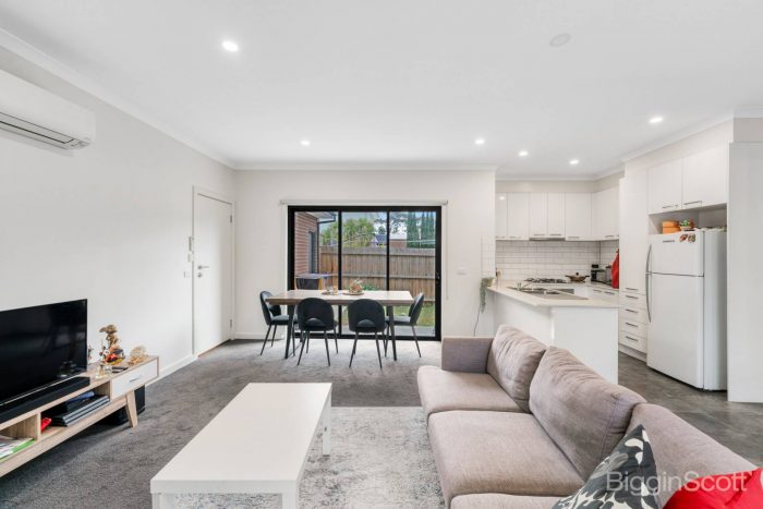 Unit 2/35 Omar St, Maidstone VIC 3012, Australia