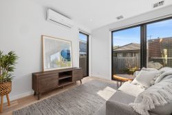 Unit 1/25 Barkly St, Mordialloc VIC 3195, Australia