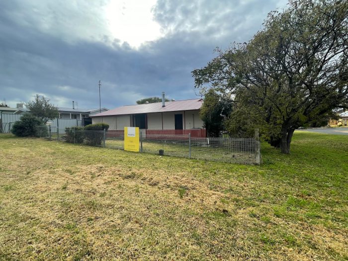 109 Binalong St, Harden NSW 2587, Australia