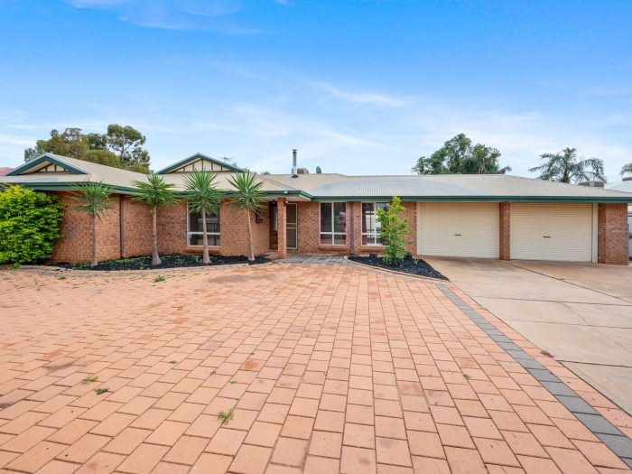 22 Cavalier Cres, Boulder WA 6432, Australia