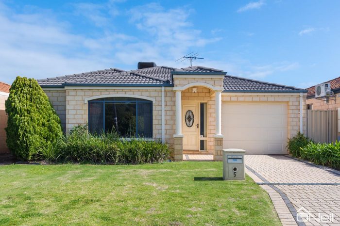 5 Devonshire Terrace, Armadale WA 6112, Australia