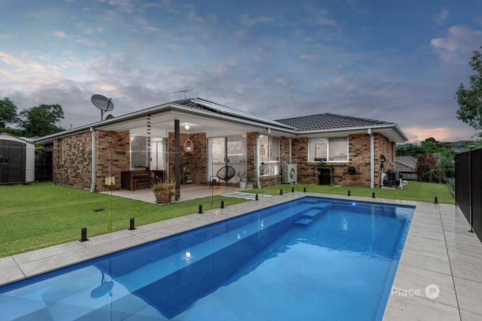 3 Katelyn Ct, Cashmere QLD 4500, Australia