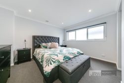 129 Thoroughbred Dr, Clyde North VIC 3978, Australia