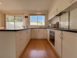 Unit 2/10 Ashton St, Swan Hill VIC 3585, Australia