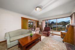 82 Auburn Rd, Kingston Beach TAS 7050, Australia