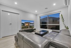 14 Cinder Dr, Tarneit VIC 3029, Australia