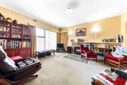 8 Fairhills Parade, Glen Waverley VIC 3150, Australia