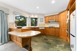 22 Falconer St, Glen Waverley VIC 3150, Australia