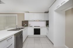 11 Flora Grove, Kurunjang VIC 3337, Australia