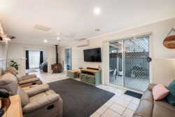 7 Holt Pl, West Wodonga VIC 3690, Australia