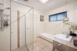 7 Holt Pl, West Wodonga VIC 3690, Australia