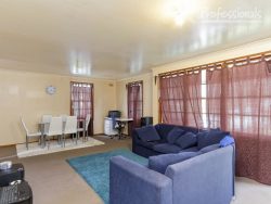 8 Kenny Pl, Tolland NSW 2650, Australia