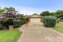 13 Lawson Dr, Gundagai NSW 2722, Australia