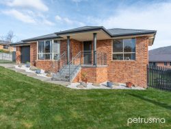 11 Mahoney Dr, Claremont TAS 7011, Australia