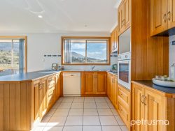 11 Mahoney Dr, Claremont TAS 7011, Australia