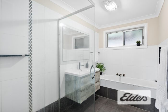 4 Meehan Cl, Thornton NSW 2322, Australia