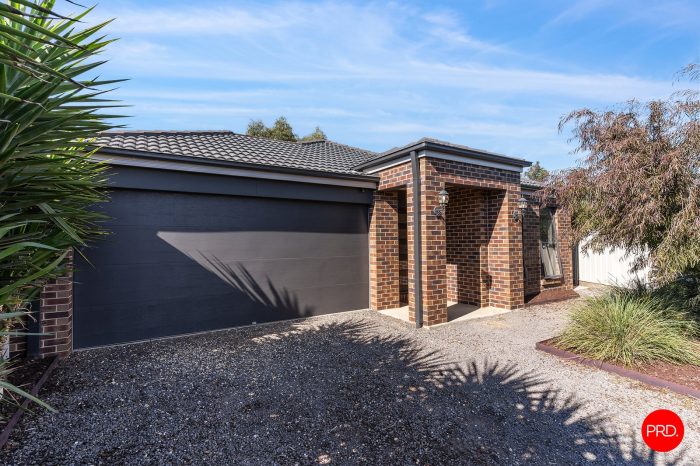 13 Robbins Ct, Epsom VIC 3551, Australia