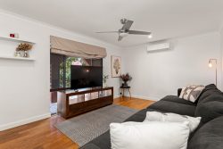 72 Penzance St, Bassendean WA 6054, Australia