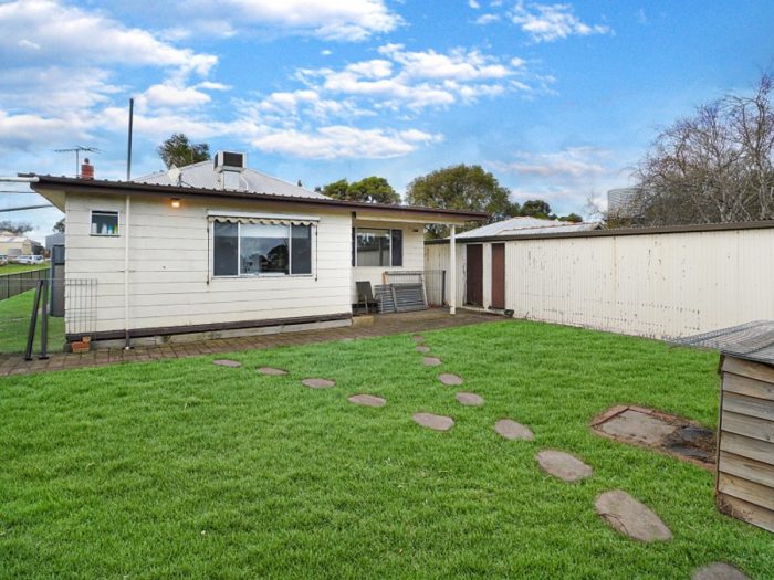 21 Palmerston St, Macarthur VIC 3286, Australia