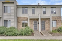 16 Penhall Dr, Craigieburn VIC 3064, Australia