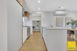 30 Penver Dr, Cobblebank VIC 3338, Australia