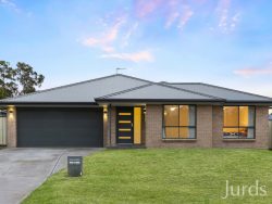 22 Trebbiano Dr, Cessnock NSW 2325, Australia