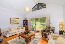 598 Ravenscliffe Rd, Kirup WA 6251, Australia