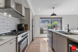 13 Robbins Ct, Epsom VIC 3551, Australia