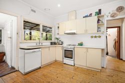 23 Sladen St, Hamlyn Heights VIC 3215, Australia